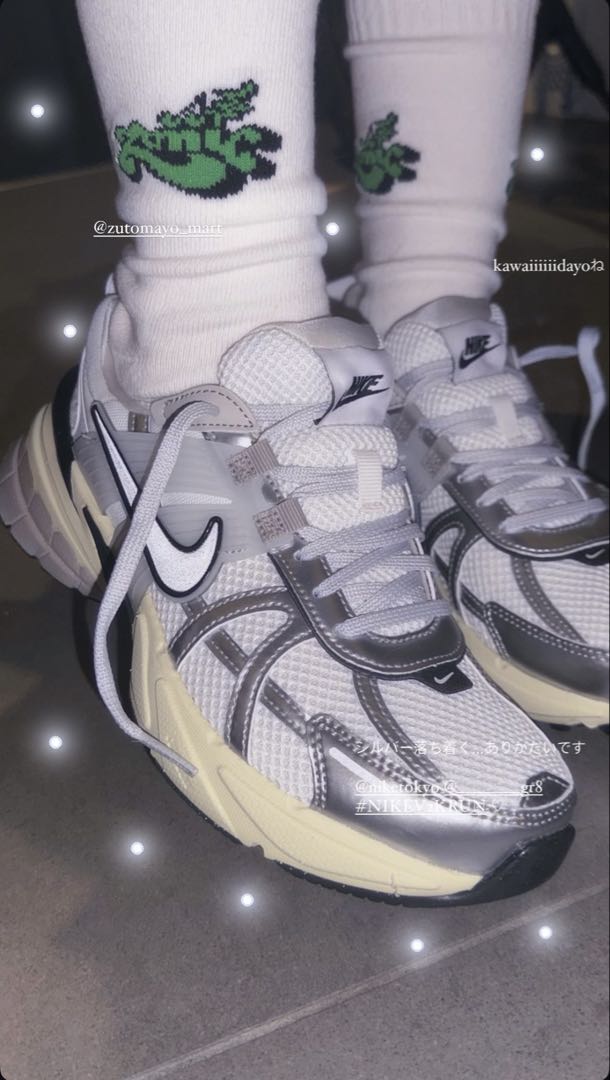 【入手困難】23.5 NIKE W V2K RUN \"WHITE SILVER