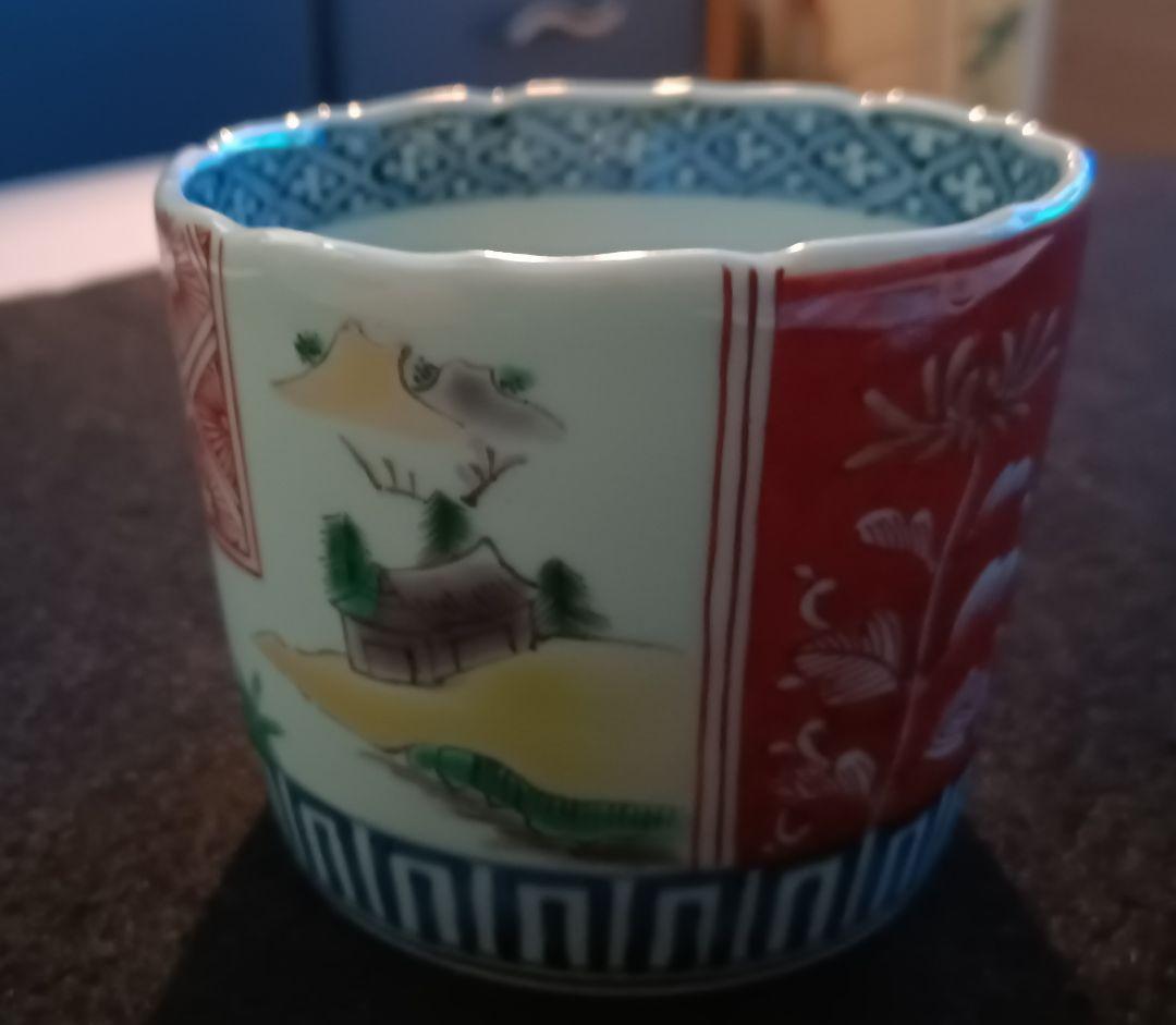 【古伊万里】蕎麦猪口　染付　色絵　山間風景図　花草文