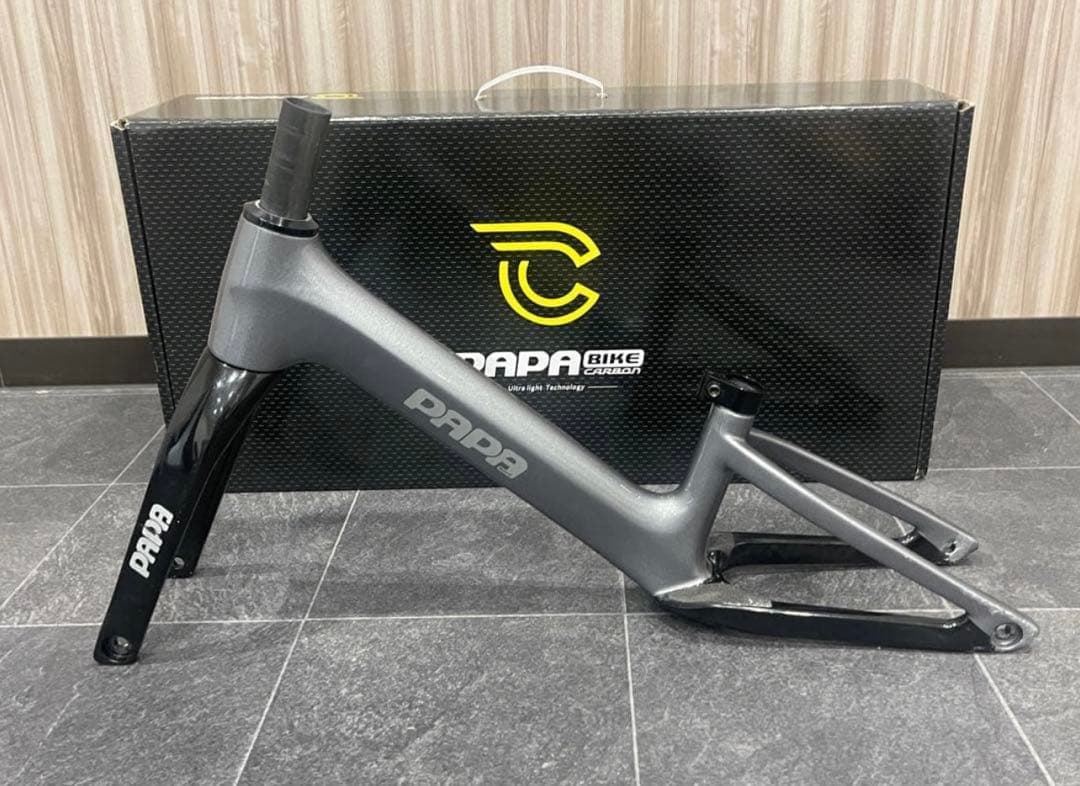 PAPABIKE TESLA パパバイク　テスラ　カーボンフレーム　使用期間1年