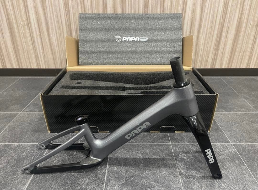 PAPABIKE TESLA パパバイク　テスラ　カーボンフレーム　使用期間1年