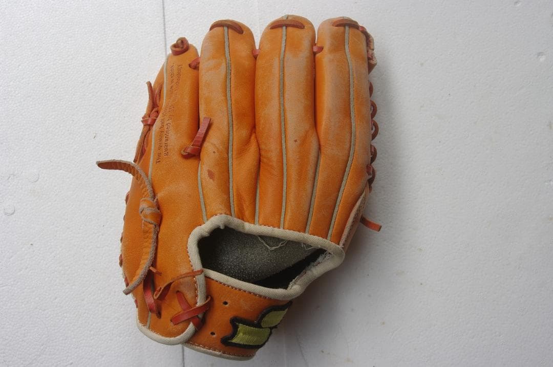 小学生野球グローブ、スパイク、 バット