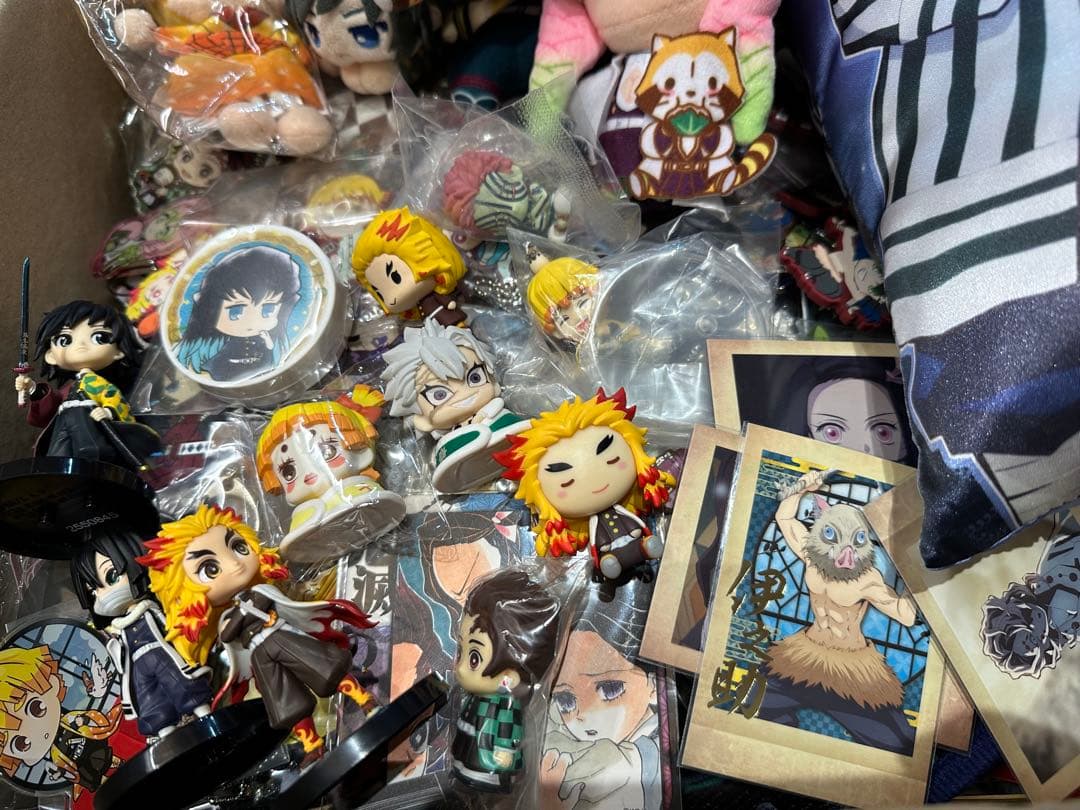 ③ 700 鬼滅の刃　アニメグッズ　超大量　まとめ売り