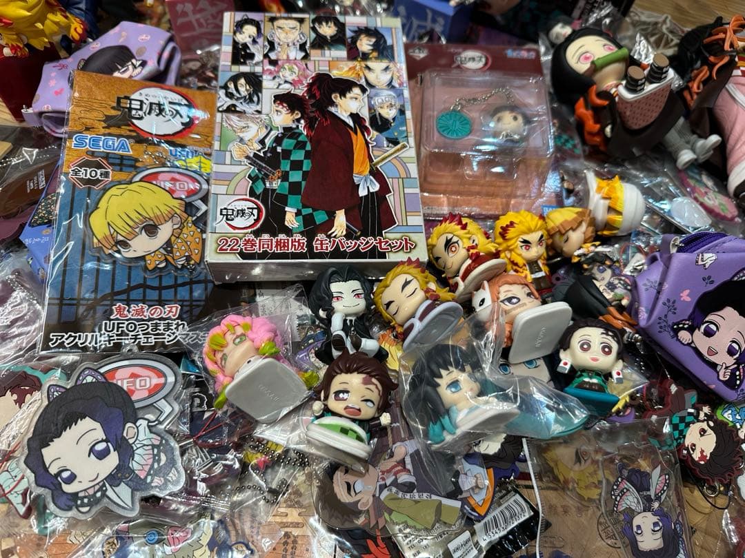 ③ 700 鬼滅の刃　アニメグッズ　超大量　まとめ売り