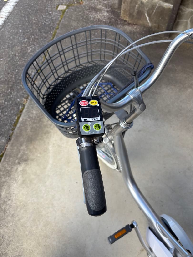 ブリヂストン　アシスタワゴン電動アシスト三輪車
