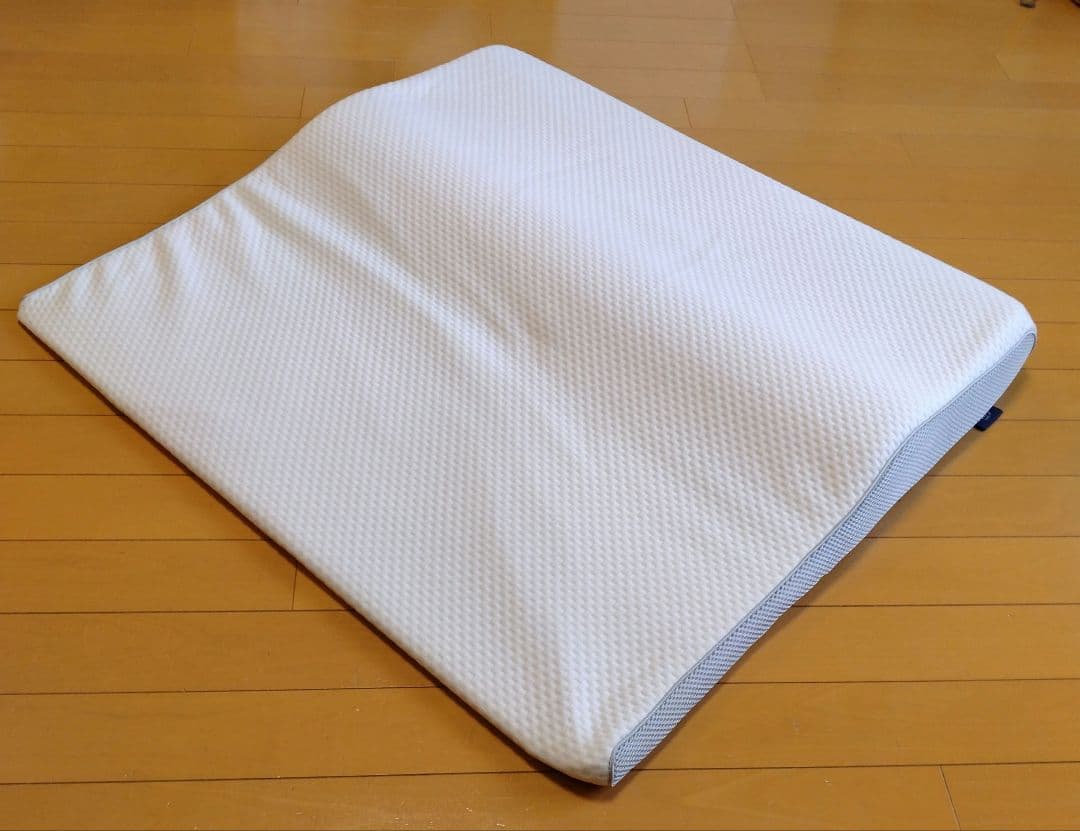 エアリーピロー　低反発枕　アイリスオーヤマ