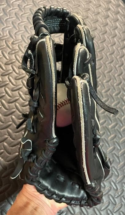 y*s様 グローバルエリート　軟式　外野手　西川龍馬モデル　グローブ　即日発送