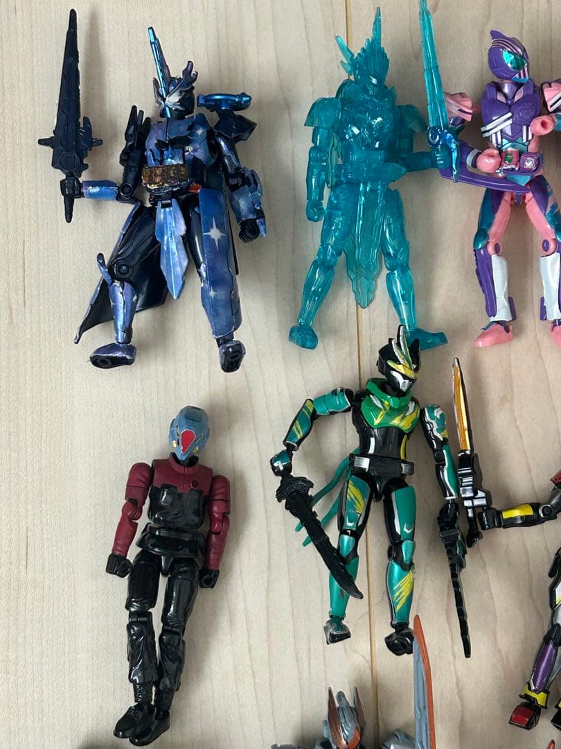 d*7様 【現物のみ/まとめ売り】仮面ライダー装動（その他含む）　約50体