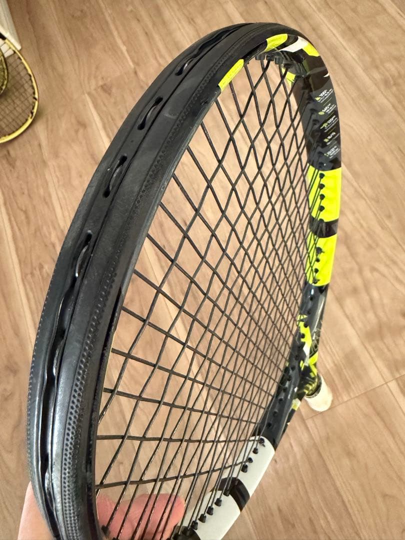 Babolat ピュアアエロ テニスラケット 300g