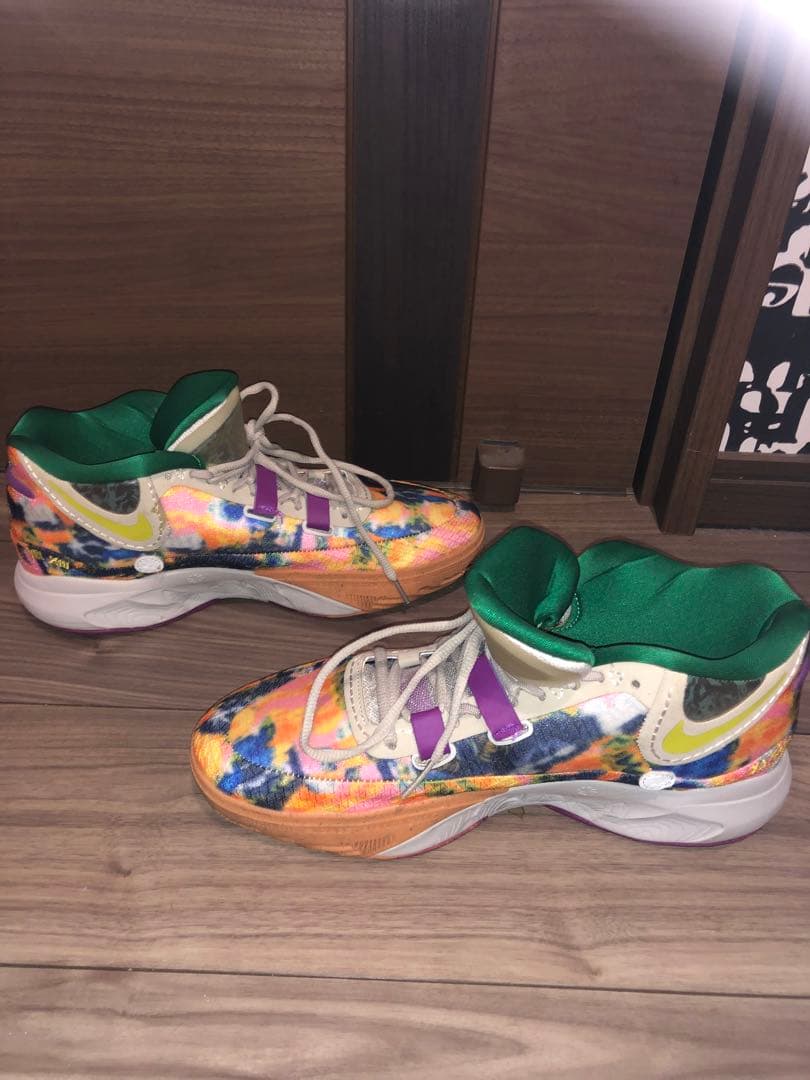 NIKE KYRIE 8 ✴︎CIRCLE OF LIFE✴︎29cm