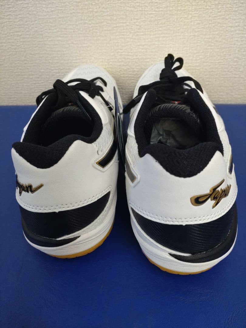 バレーボールシューズ　アシックスasics ローテジャパンライトFF 未使用品