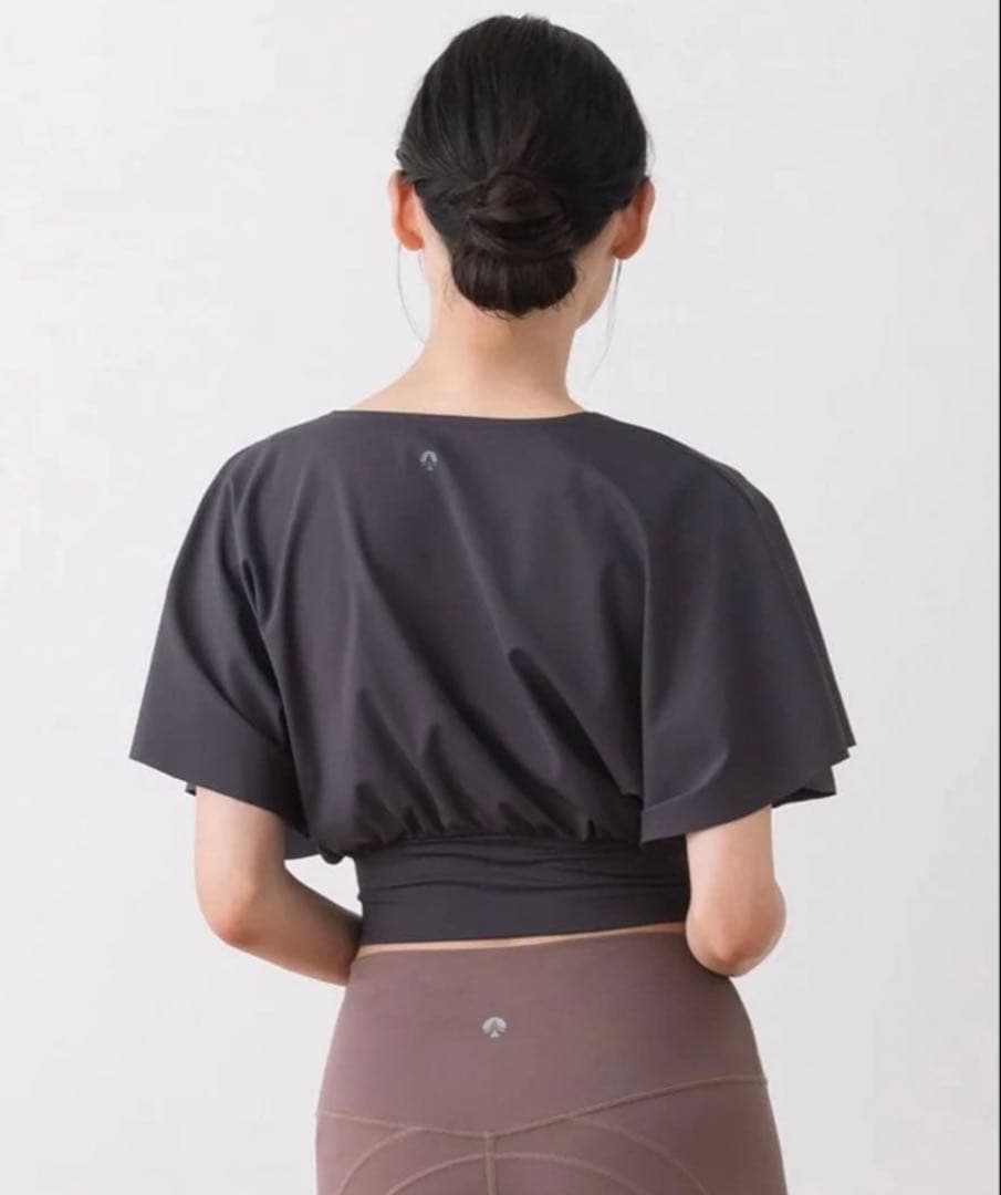 新品　SUKALA ブラトップ付きバルーンカシュクールトップス　M ネイビー
