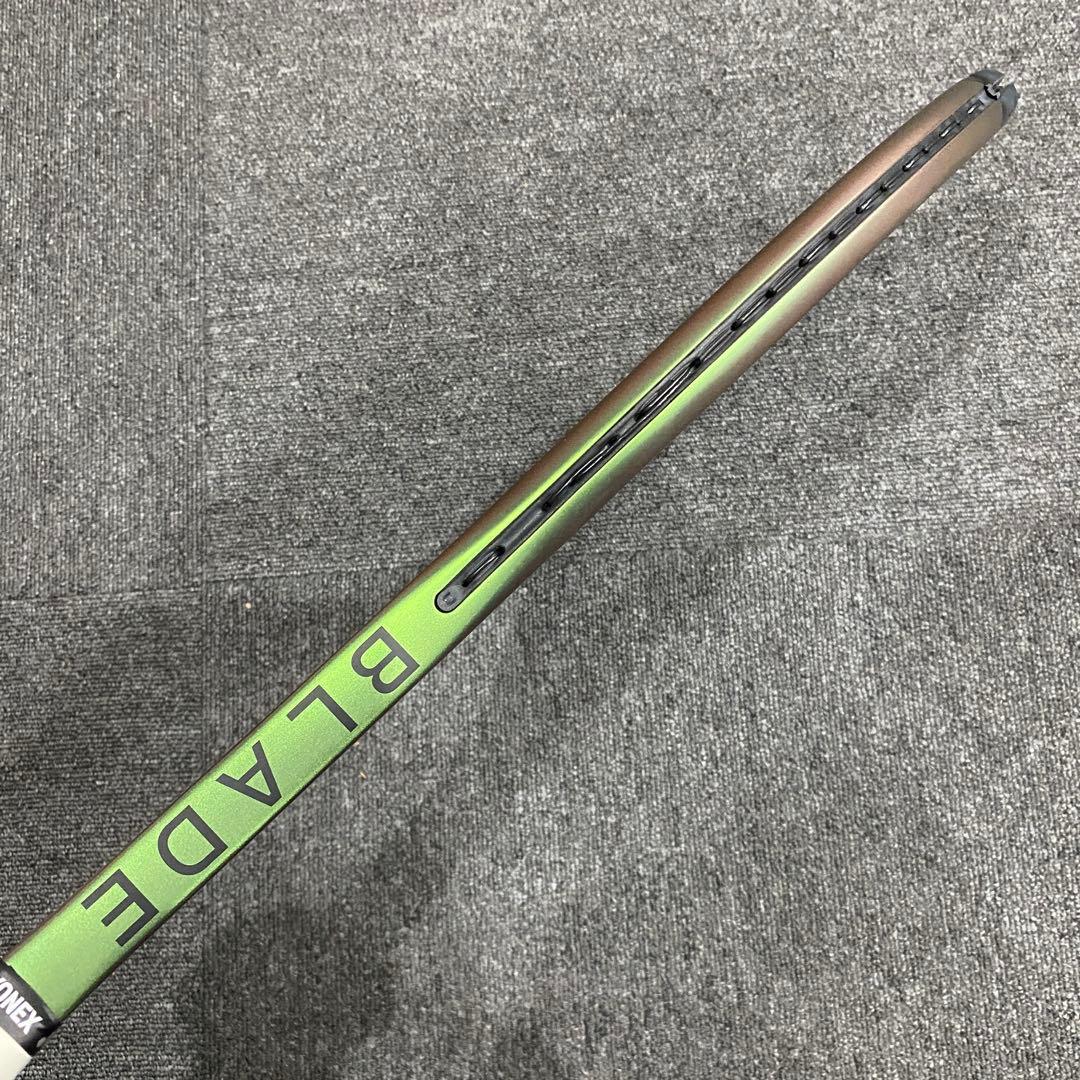 【美品】 Wilson ウィルソン　ブレード V8 100 硬式テニスラケット