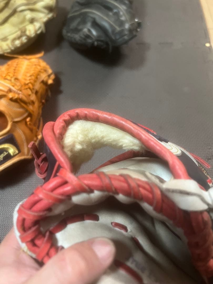 Slugger 軟式グローブ 黒/赤/白