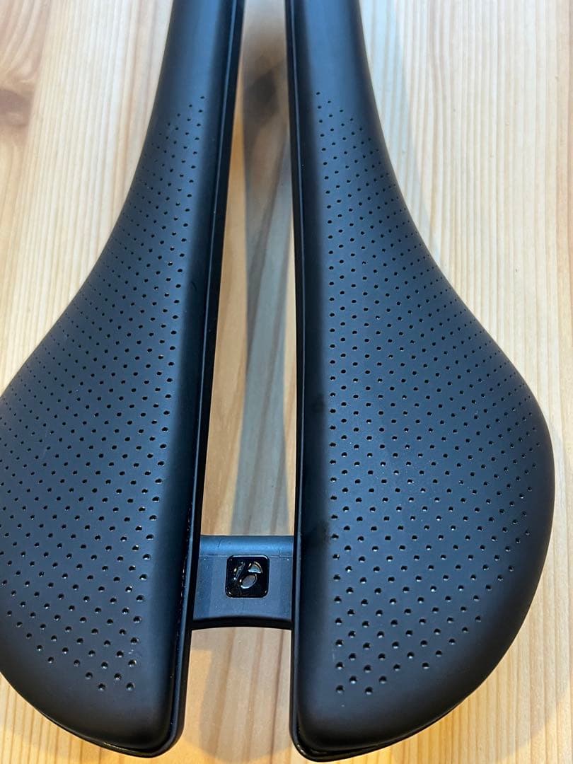 Bontrager Aeolus Pro サドル 25 0mm x 145