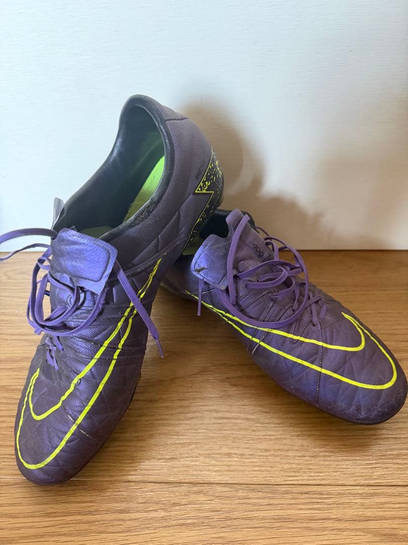 Nike サッカースパイク ハイパーヴェノム