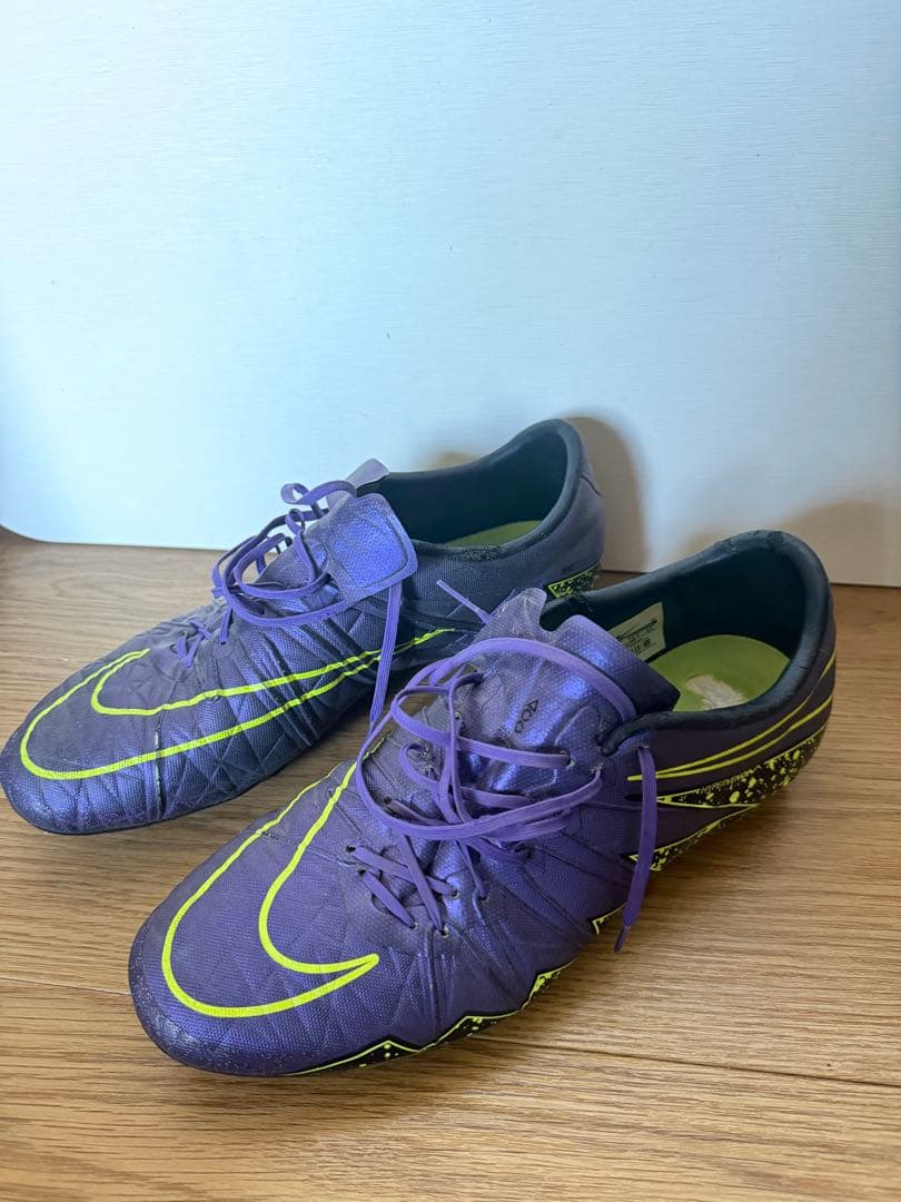 Nike サッカースパイク ハイパーヴェノム