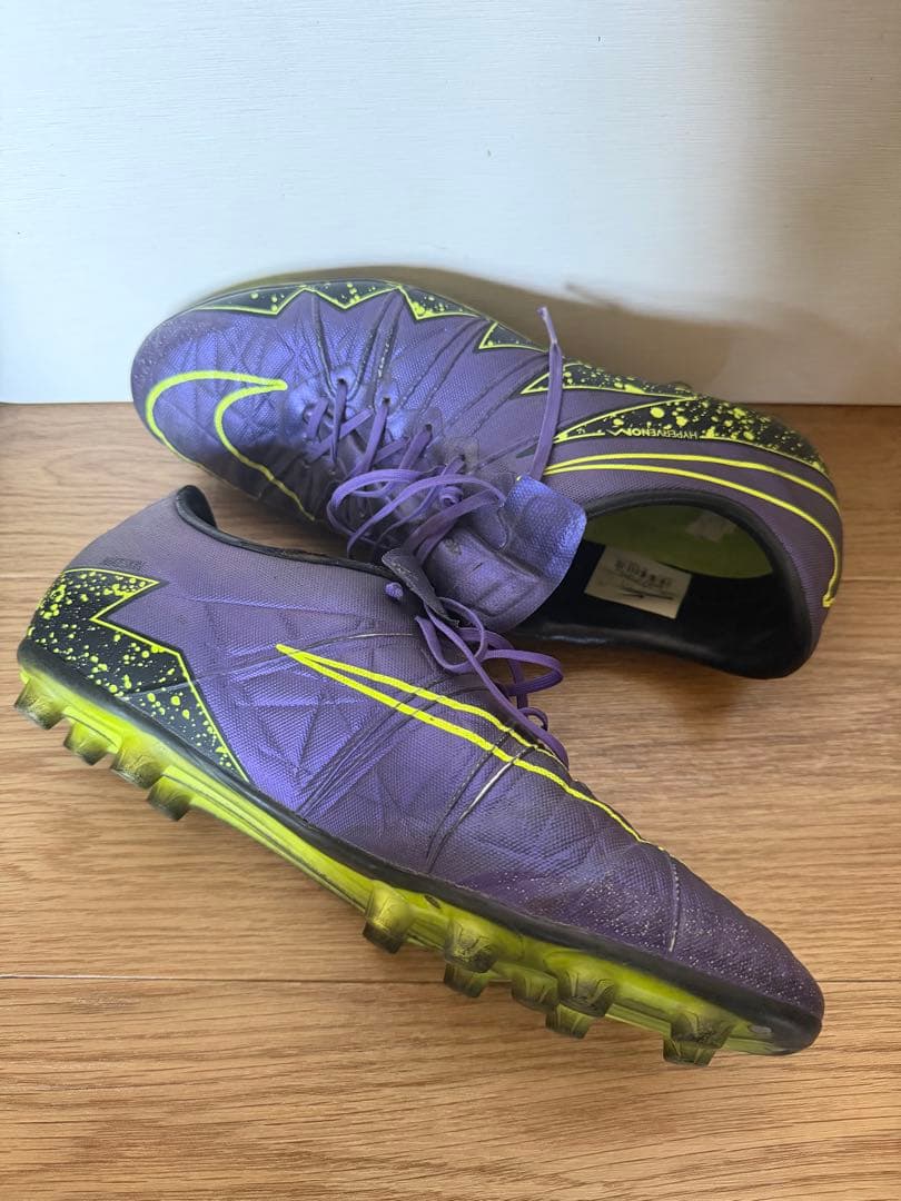 Nike サッカースパイク ハイパーヴェノム