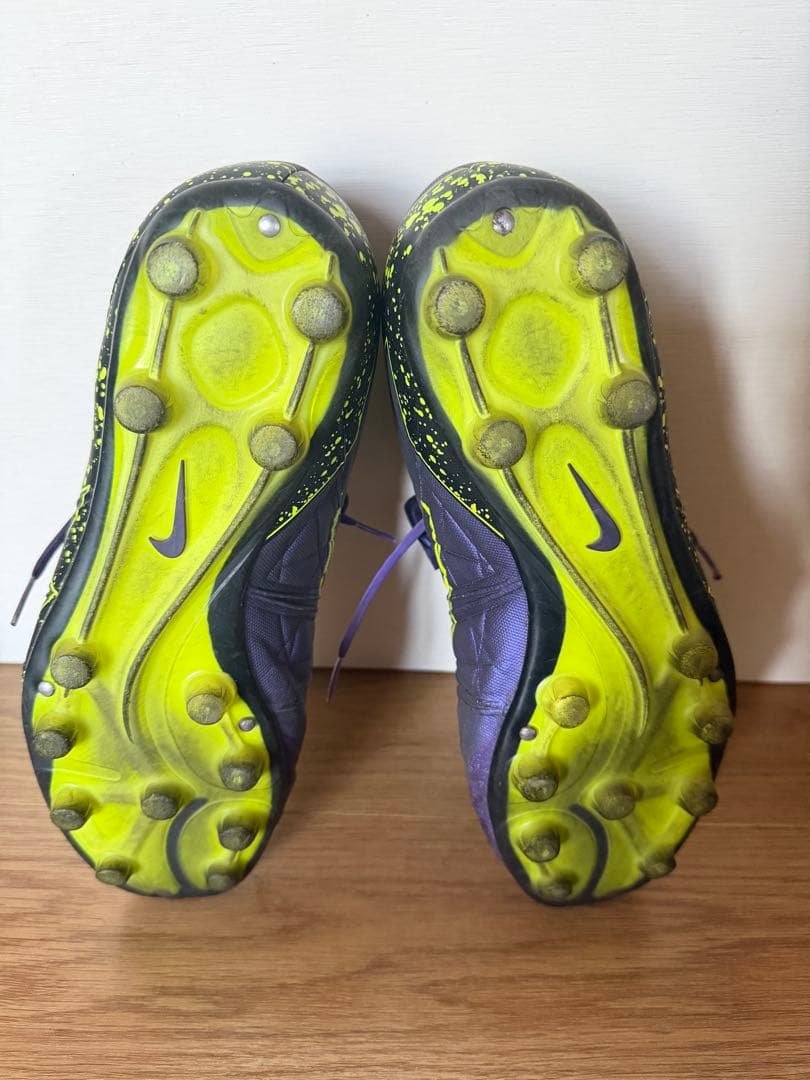 Nike サッカースパイク ハイパーヴェノム