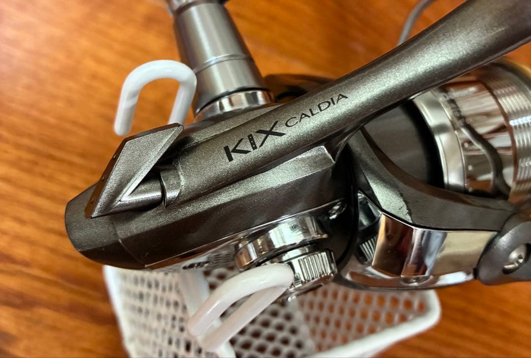 Ｍ*ん様 KIX カルディア 2506 浅溝タイプ　スピニングリール①