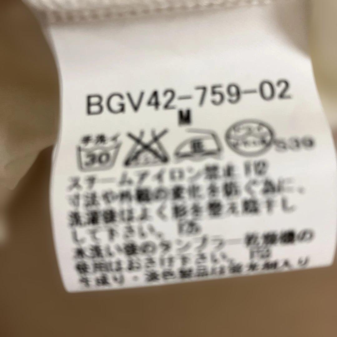 新品✨✨超お得❣❣　バーバリー⭐︎タートルネック　M オフホワイト