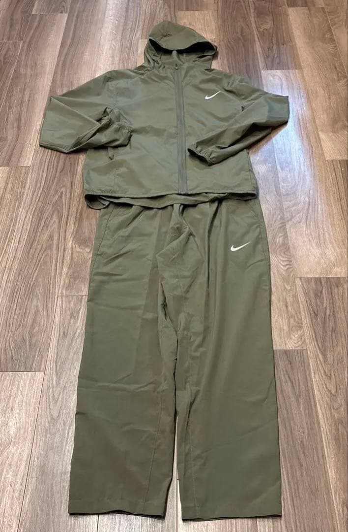 NIKE ジャージ上下　オリーブ色