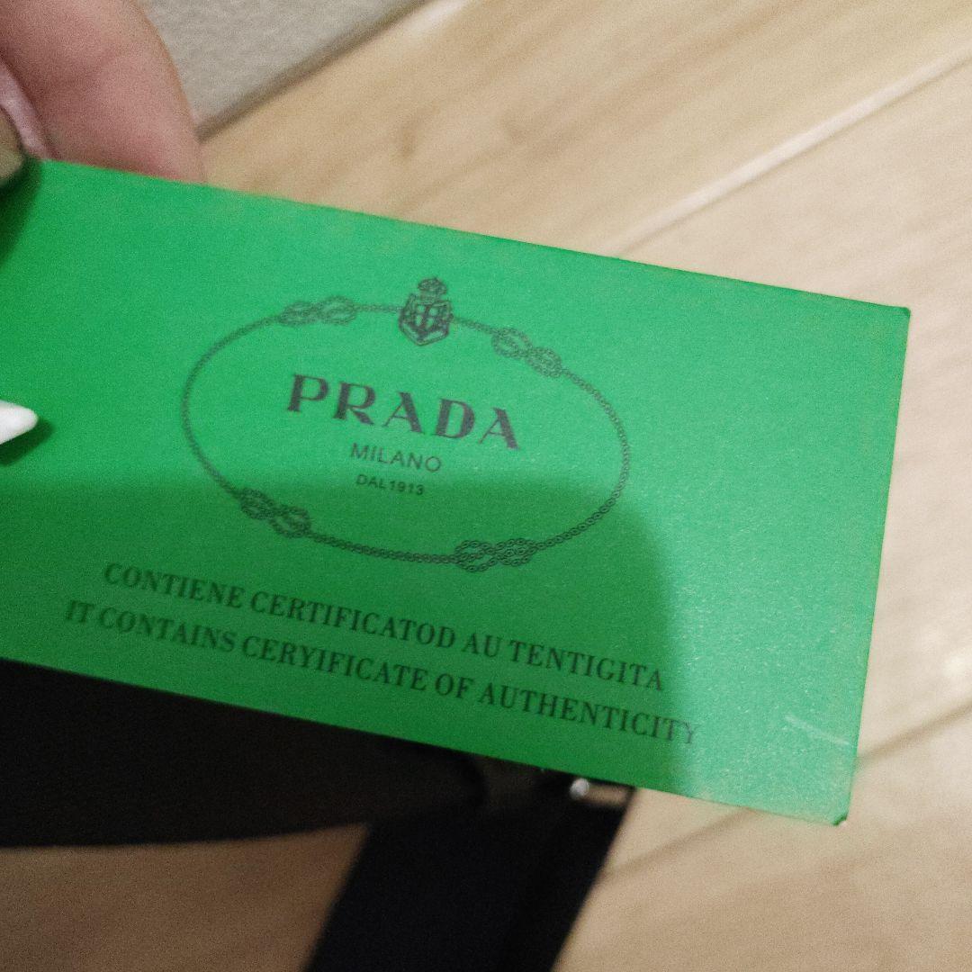 PRADA ノベルティーブラック ショルダーバッグ