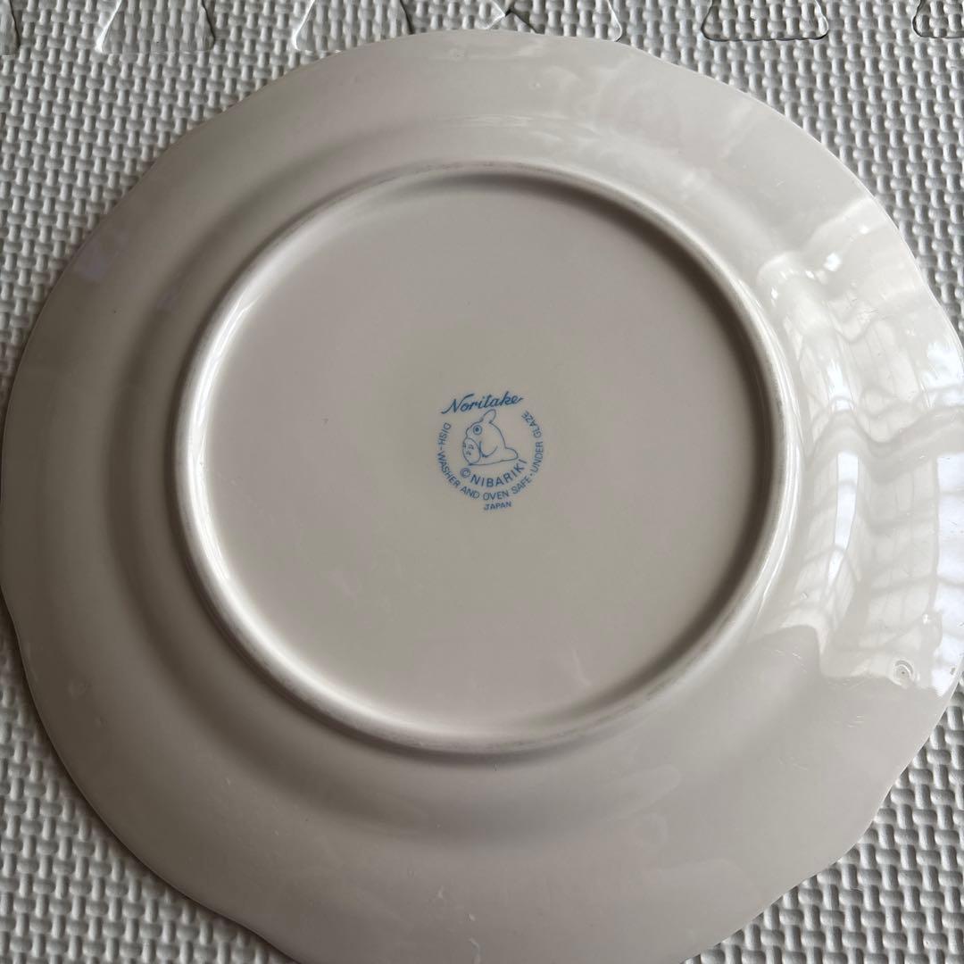 トトロ イラスト 波型皿 Noritake 直径22cm