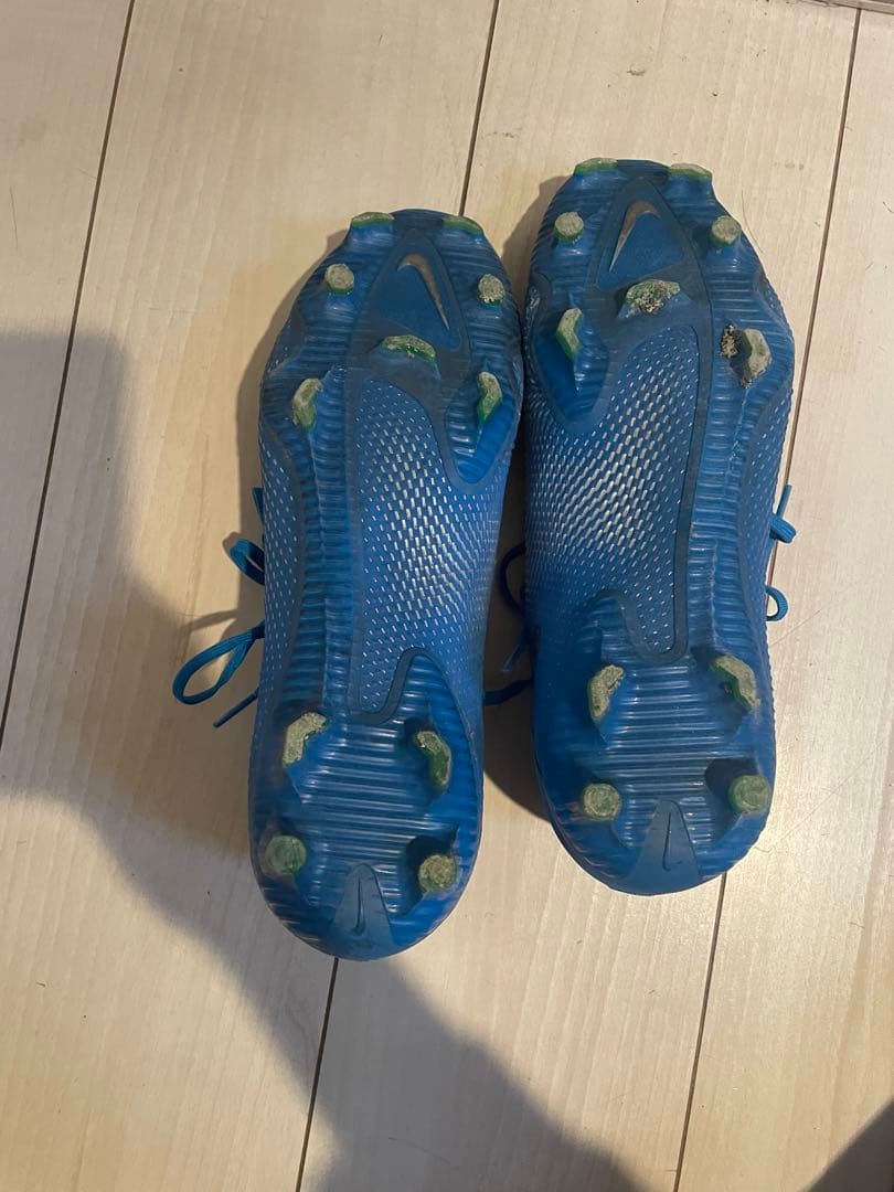 サッカースパイクナイキファントム27.5