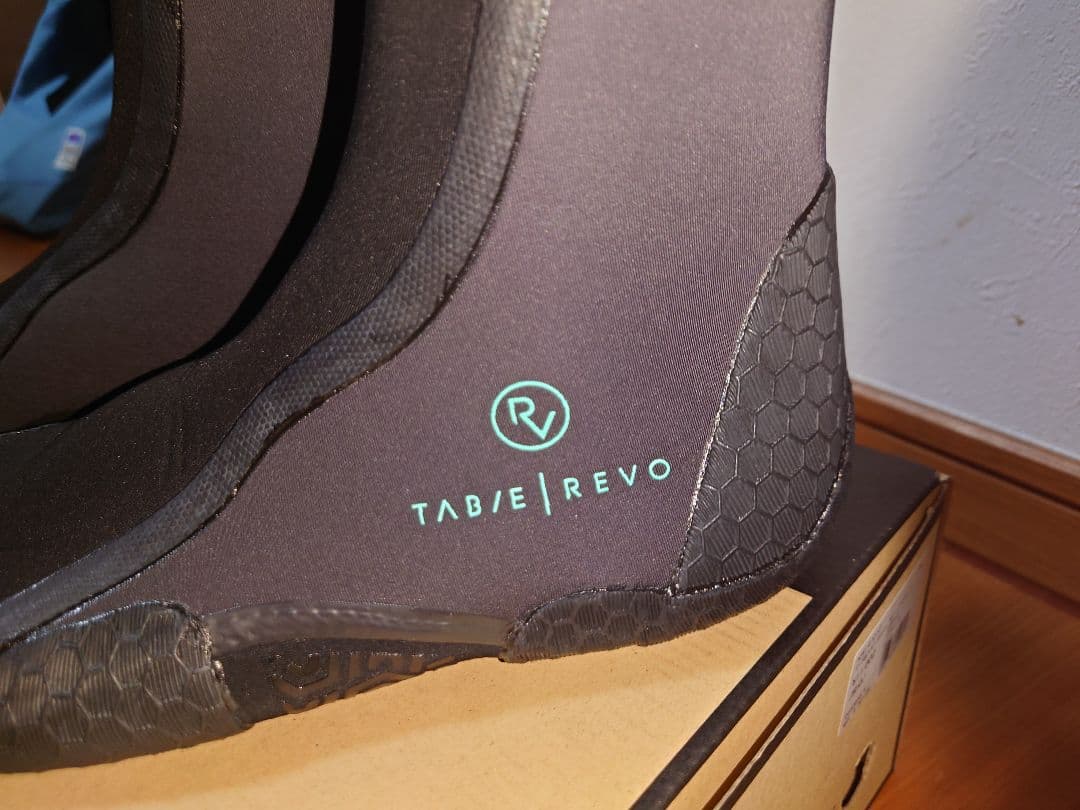 TABIE REVO タビーレボ サーフブーツ 4mｍ 未使用に近い　28cm