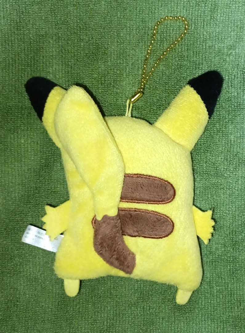 ピカチュウ 　ポケモンセンター　ぬいぐるみ　キーホルダー　Oops！