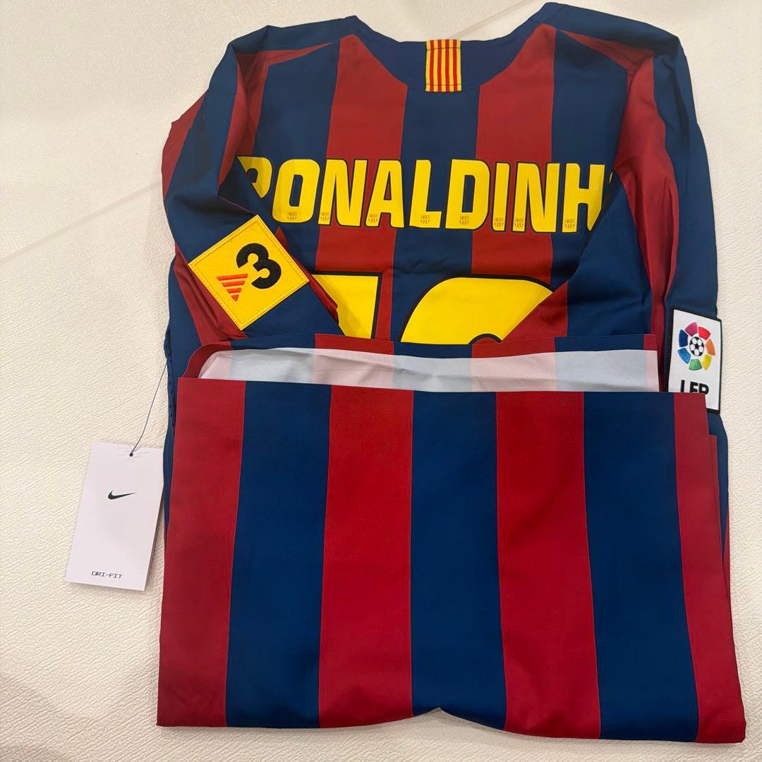 FCバルセロナ RONALDINHO 10番 シャツ Lサイズ　リイシュー