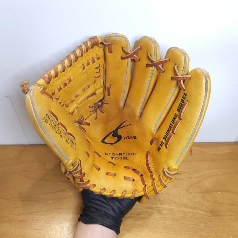 NIKE ナイキ 松坂モデル 限定品 ファイヤーK刻印 美品 軟式グローブ