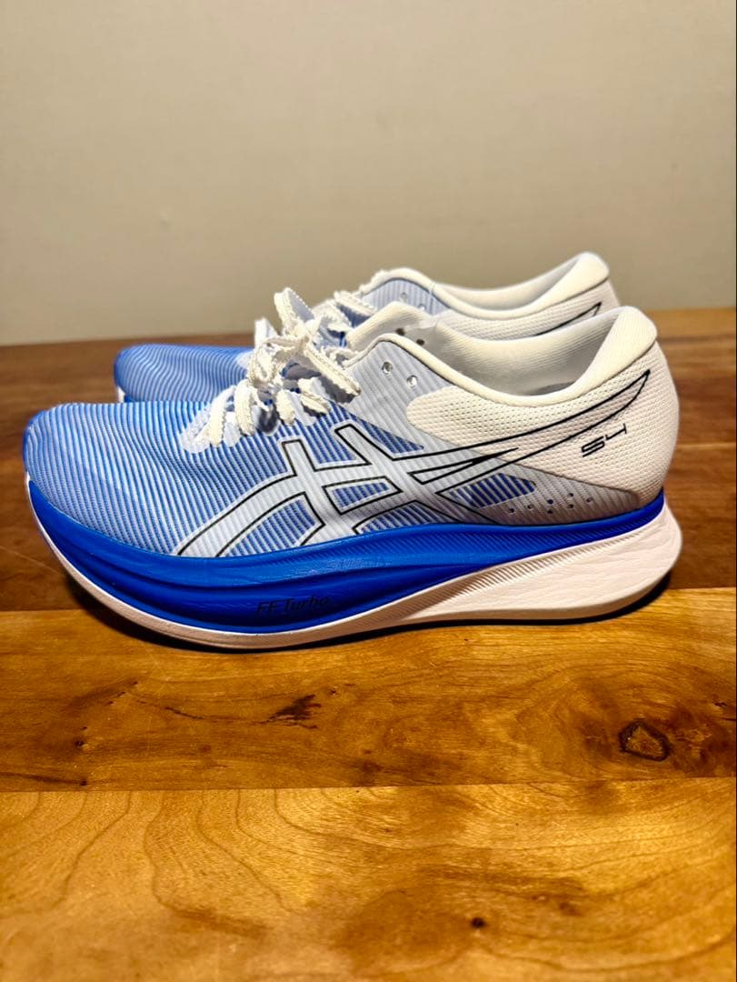 新品　asics s4 ランニングシューズ　25.0cm