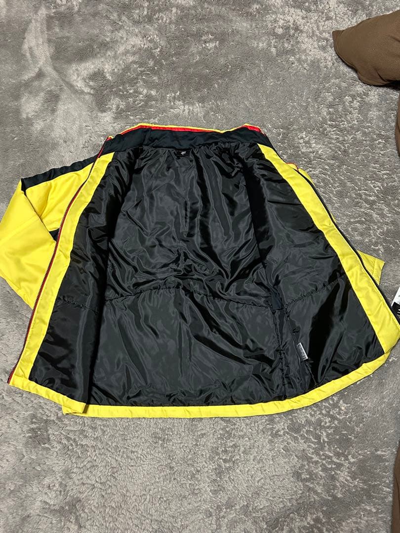 Mizuno Morelia 新品 ウィンドブレーカー Lサイズ イエロー