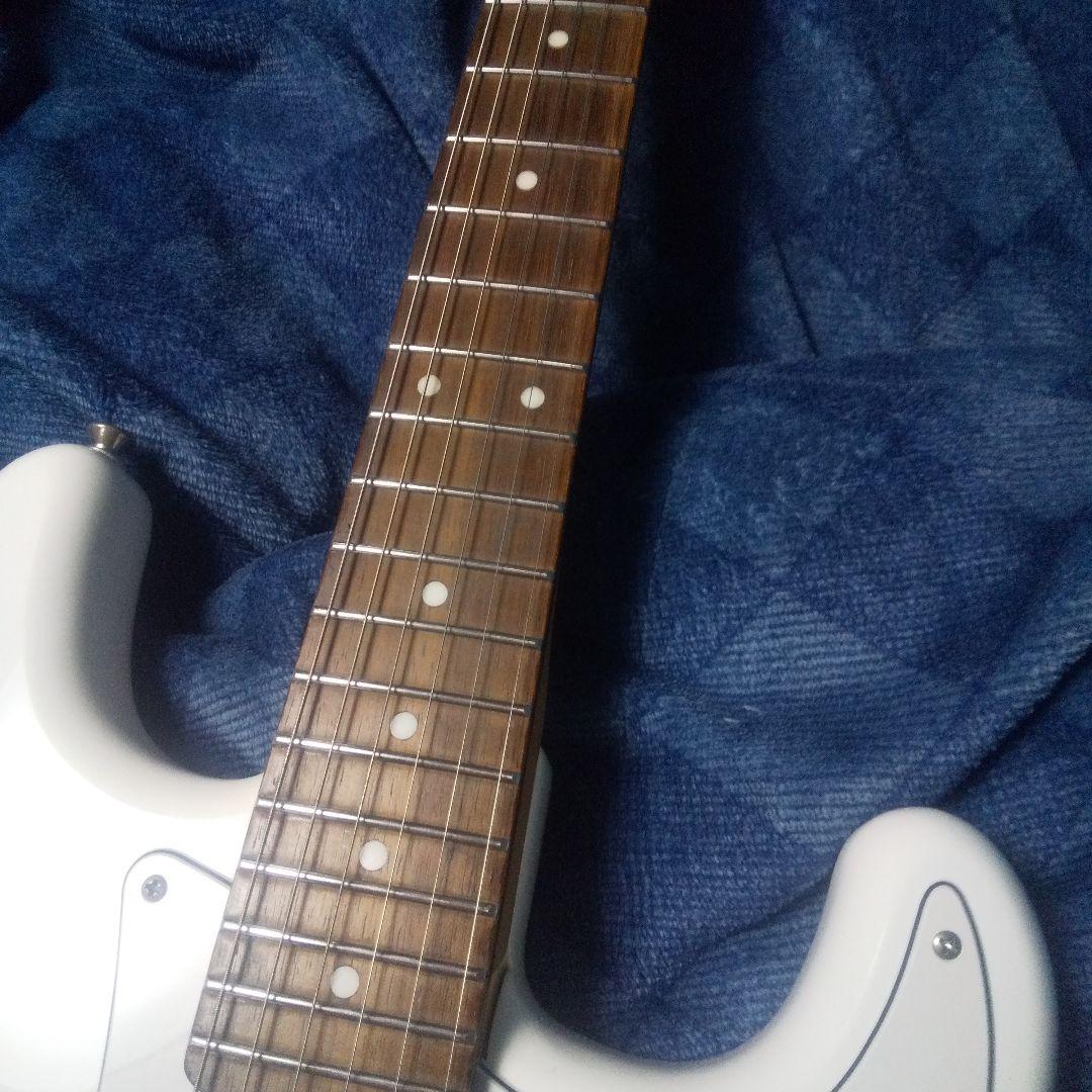 FERNANDES ホワイトエレキギター