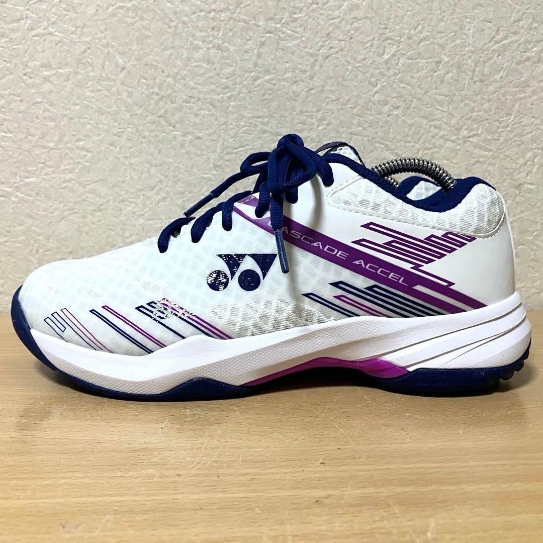 ★美品！YONEX ヨネックス パワークッション カスケードアクセル ミッド24