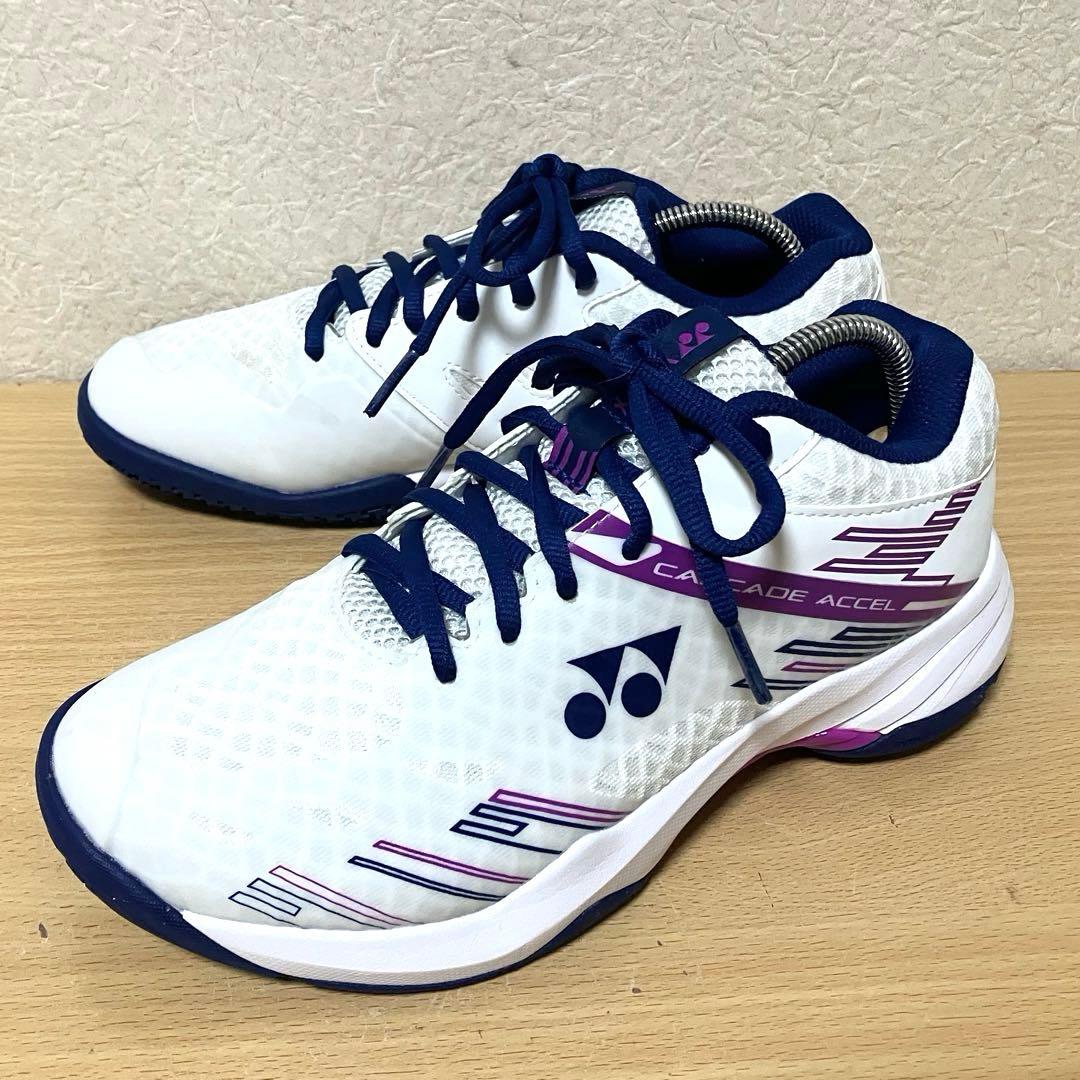 ★美品！YONEX ヨネックス パワークッション カスケードアクセル ミッド24