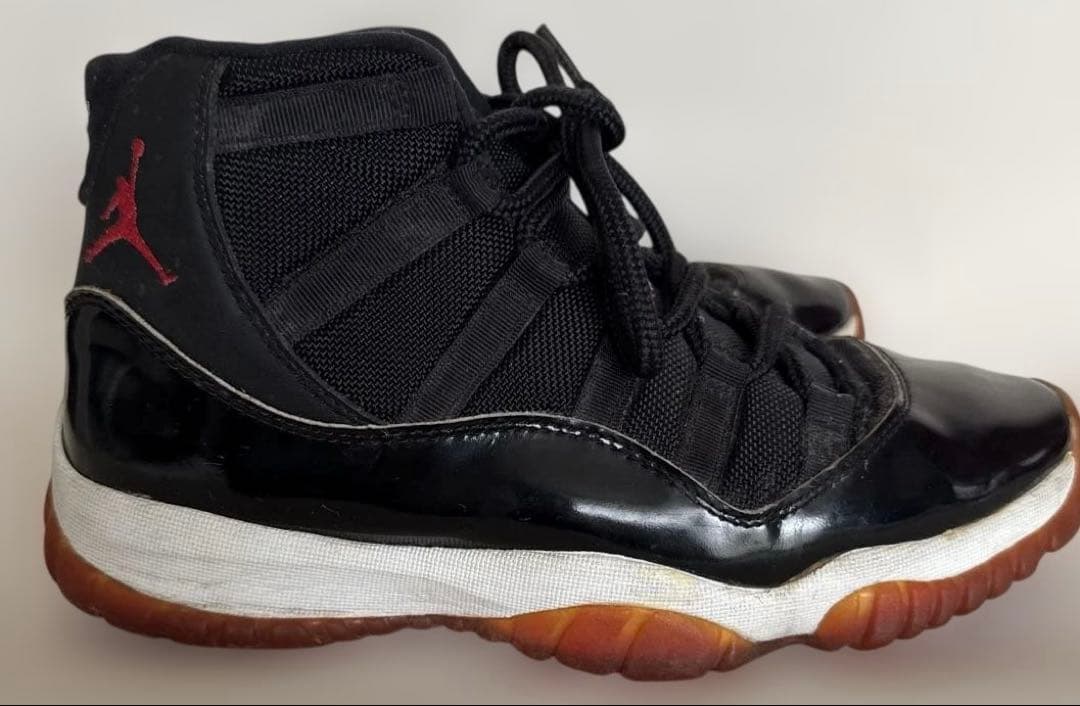 NIKE air Jordan 11エア ジョーダン ブラックレッド　ハイカット