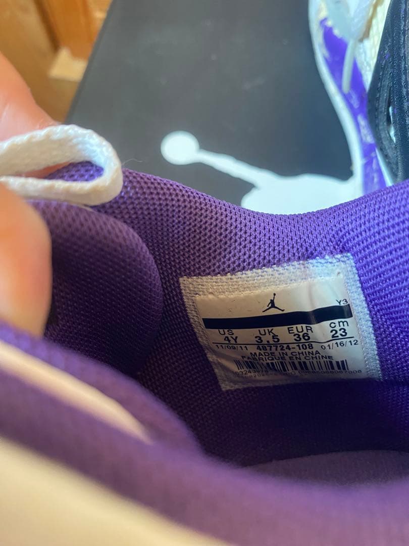 Air Jordan 4 Retro GS 4Y ホワイト/パープル