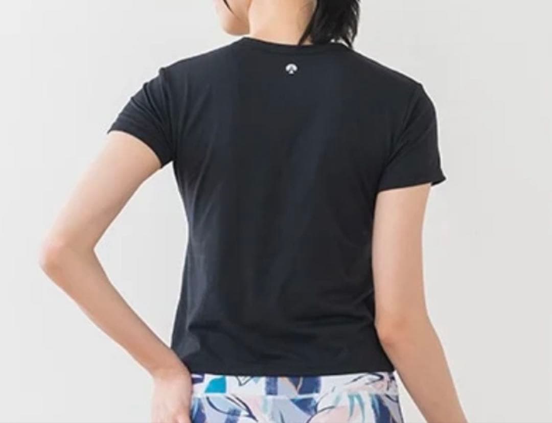 Lサイズ　SUKALA　カップ付きTシャツ　黒　ブラック　ラバ　ヨガウェア