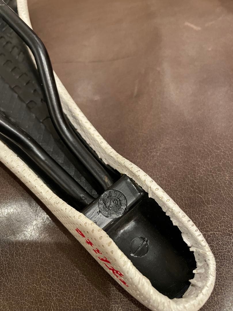 SELLE ITALIA FLITE セライタリア パンチング ホワイト