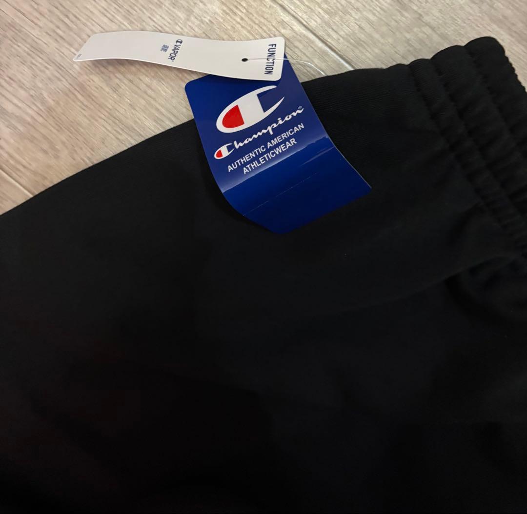 【新品、タグ付き】Champion ✨ ボタン付き黒ウォームアップウェア　メンズ