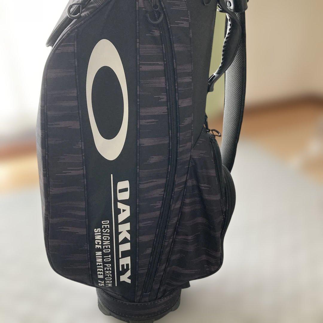 美品　Oakley ゴルフバッグ・キャディバッグ 黒