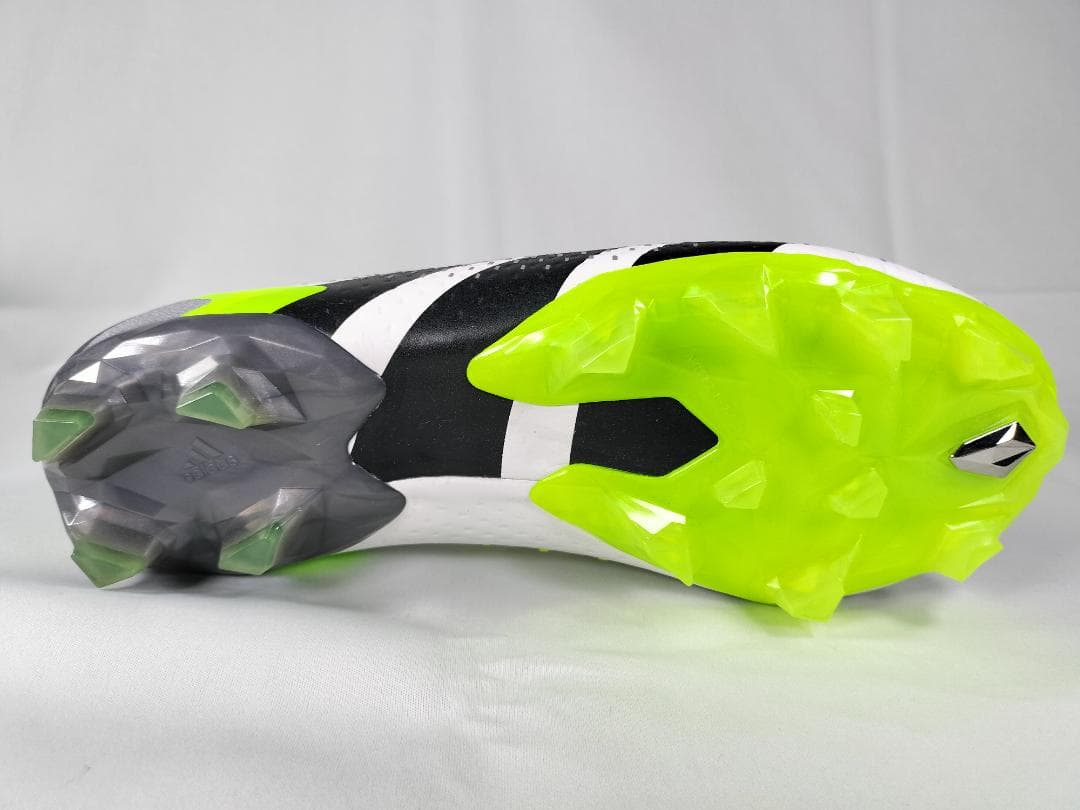 未使用 アディダス Predator Accuracy.1 L AG 25.5㎝