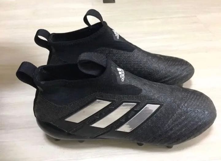 adidas スパイク　25.5センチ