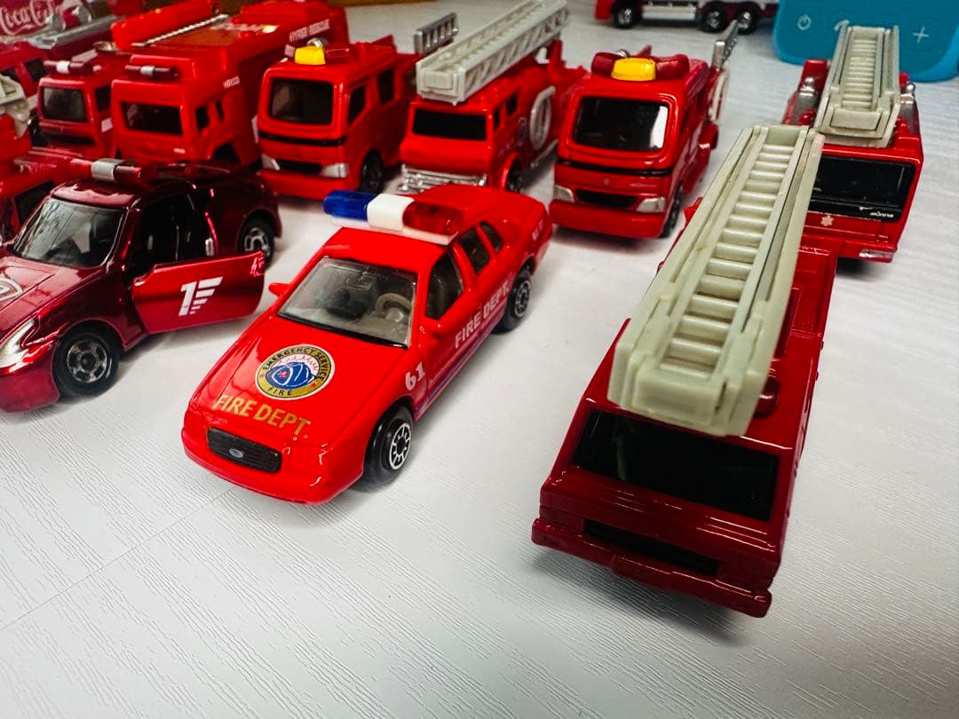 【まとめ売り】トミカ 消防車 パトカー 救急車 16点 レッドシリーズ 現状品