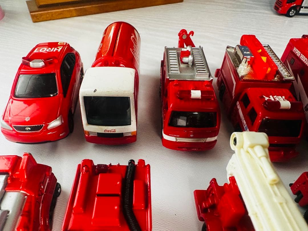 【まとめ売り】トミカ 消防車 パトカー 救急車 16点 レッドシリーズ 現状品