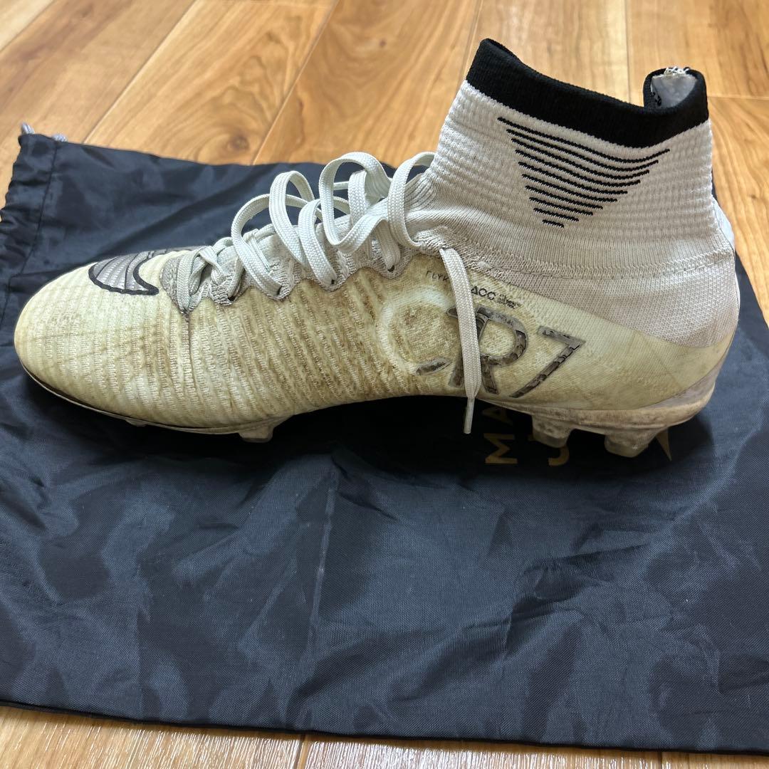 Mizuno CR7 サッカーシューズ