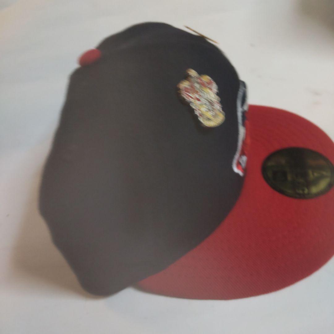 ニューエラ、インディアンズ59FIFTY 刺繍ロゴ キャップ 黒/赤 7 3/8