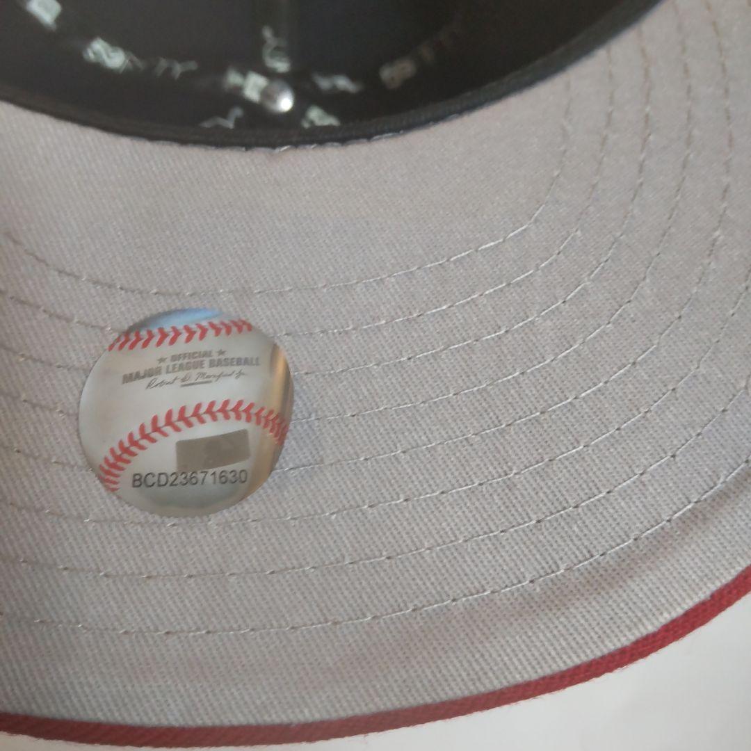 ニューエラ、インディアンズ59FIFTY 刺繍ロゴ キャップ 黒/赤 7 3/8